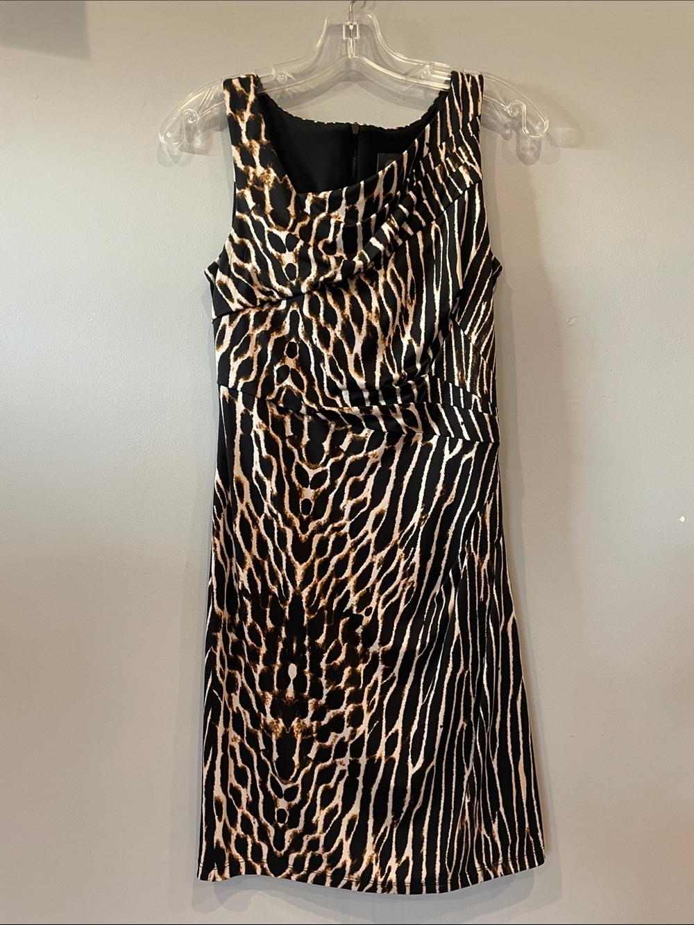 Sleeveless Black and Tan Animal Print fitted Dress Vince camuto size 6